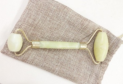 Benefits Of A Jade Roller Facial Massage