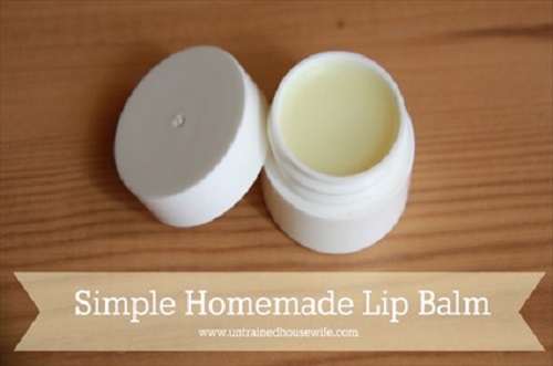 How to Make Homemade Peppermint Lip Balm
